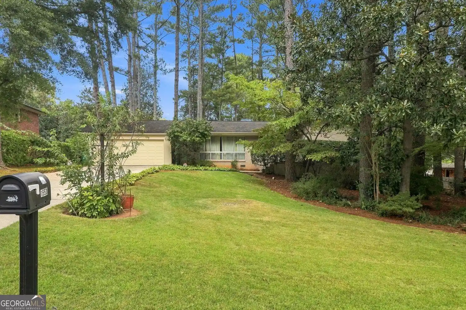 Photo 1 of Single family home for sale at 1550 Diamond Head Cir, Decatur, GA 30033 | MLS# 10858039 | Listing updated on 2026-10-16