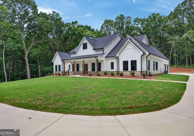 Photo 3 of Sale Pending at 4362 Willow Springs Rd, Dallas, GA 30132 | MLS# 10803659 | Listing updated on 2026-09-21