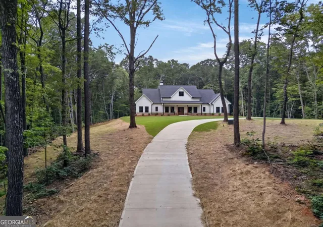 Photo 3 of Sale Pending at 4362 Willow Springs Rd, Dallas, GA 30132 | MLS# 10803659 | Listing updated on 2026-09-21