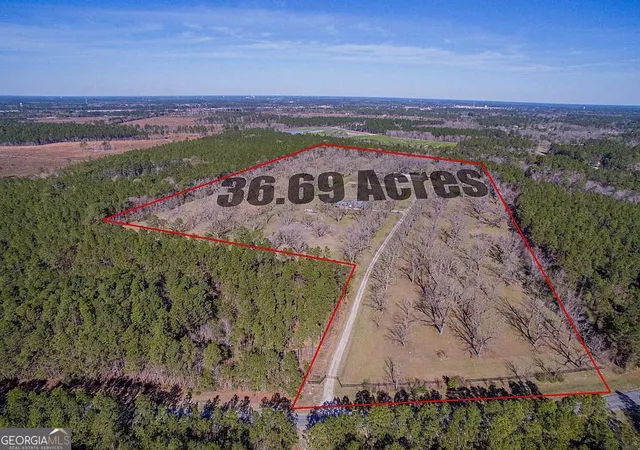 Homes for sale in Waycross, GA | 3000 Gibbs Street, Waycross, GA 31503 | MLS# 10791618