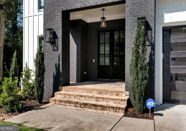 Photo 3 of Single family home for sale at 2670 Carlton Pl Ne, Brookhaven, GA 30319 | MLS# 10831087 | Listing updated on 2026-10-05
