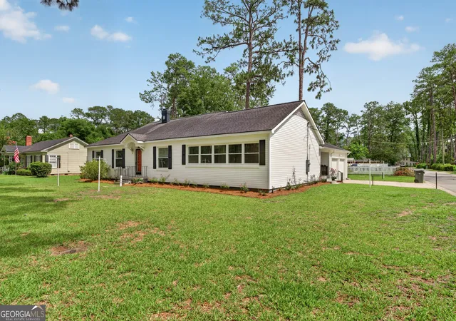 Homes for sale in Waycross, GA | 808 Seminole Trail, Waycross, GA 31501 | MLS# 10786947