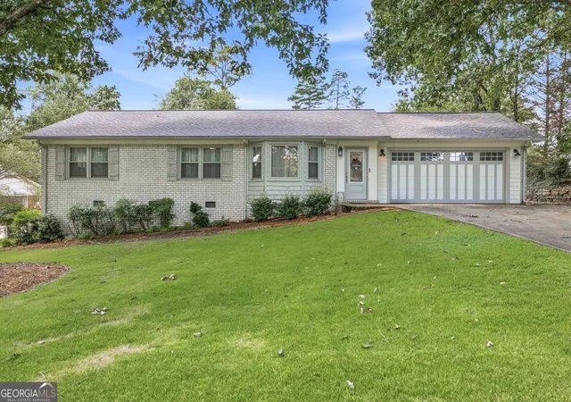 Photo 1 of Single family home for sale at 4510 Seminole Dr, Gainesville, GA 30506 | MLS# 10824134 | Listing updated on 2026-09-12