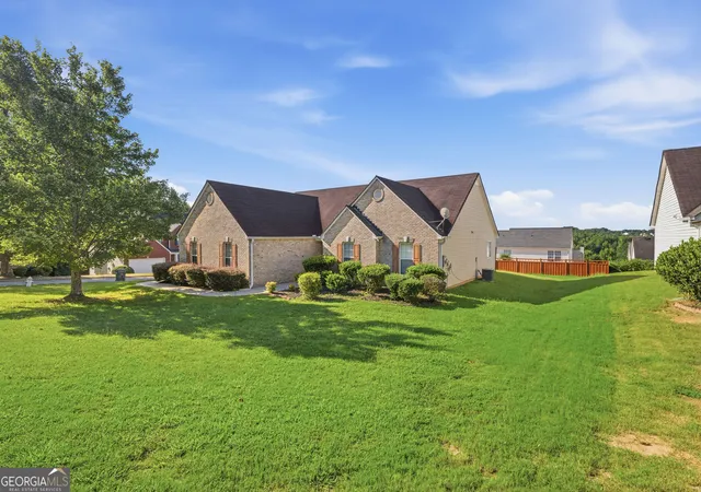 3rd image of 2230 Blue Ridge Ln, Conyers, GA 30012 | MLS# 10831311