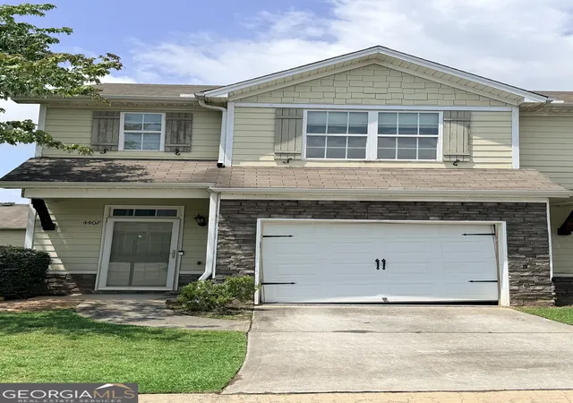 Listing Photo 1 - Condo for sale in building located at 4407 Stone Gate Wy, Atlanta, GA 30344 - Unit #149