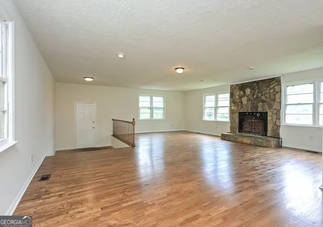 Photo 3 of Single family home for sale at 192 Sun Valley Dr, Macon, GA 31211 | MLS# 10823151 | Listing updated on 2026-08-25