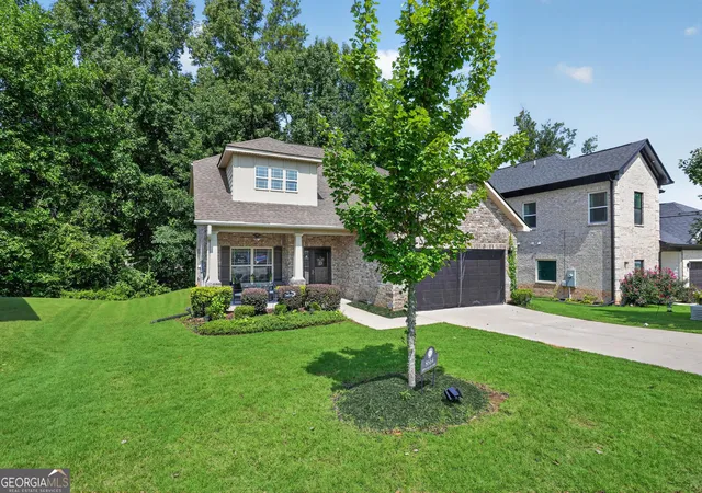 Photo 3 of Single family home for sale at 8664 Spivey Village Trl, Jonesboro, GA 30236 | MLS# 10827804 | Listing updated on 2026-09-13