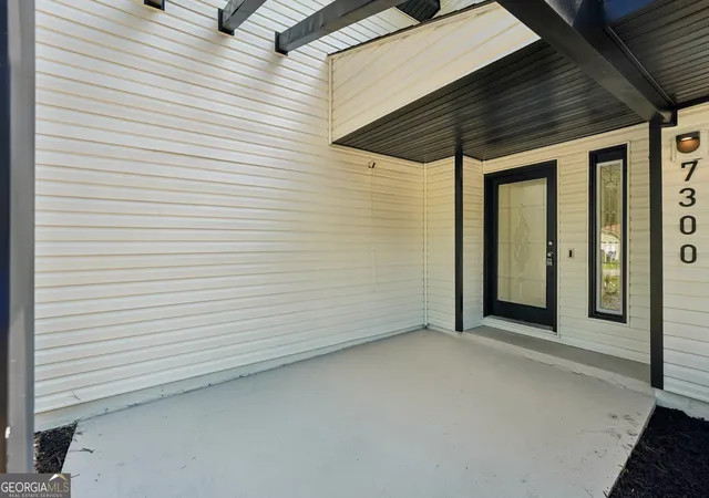 Photo 3 of Sale Pending at 7300 Buck Crk Dr, Fairburn, GA 30213 | MLS# 10790006 | Listing updated on 2026-09-30