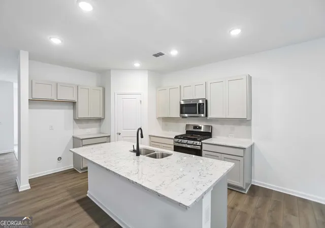 Photo 3 of Single family home for sale at 5360 Heron Bay Blvd, Locust Grove, GA 30248 | MLS# 10703337 | Listing updated on 2026-09-23