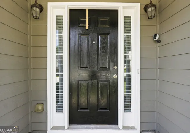 Photo 3 of Single family home for sale at 5655 Laurel Ridge Dr, Atlanta, GA 30344 | MLS# 10833985 | Listing updated on 2026-09-10