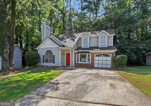 Photo 3 of Sale Pending at 2955 Sugarcreek Ln Se, Atlanta, GA 30316 | MLS# 10831623 | Listing updated on 2026-10-01