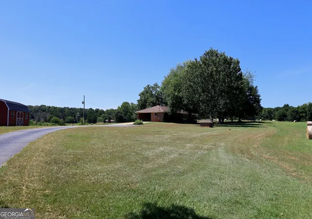 Photo 3 of Single family home for sale at 1719 Hwy 98 W, Danielsville, GA 30633 | MLS# 10835074 | Listing updated on 2026-09-11