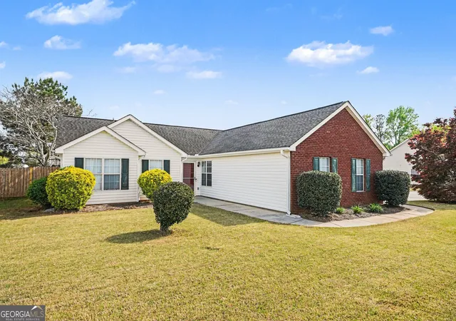 Photo 2 of Sale Pending at 2305 Sugarleaf Trl, Hampton, GA 30228 | MLS# 10815092 | Listing updated on 2026-08-31