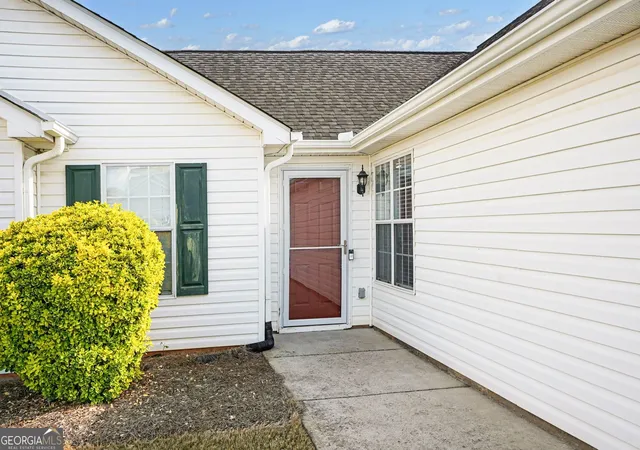 Photo 3 of Sale Pending at 2305 Sugarleaf Trl, Hampton, GA 30228 | MLS# 10815092 | Listing updated on 2026-08-31