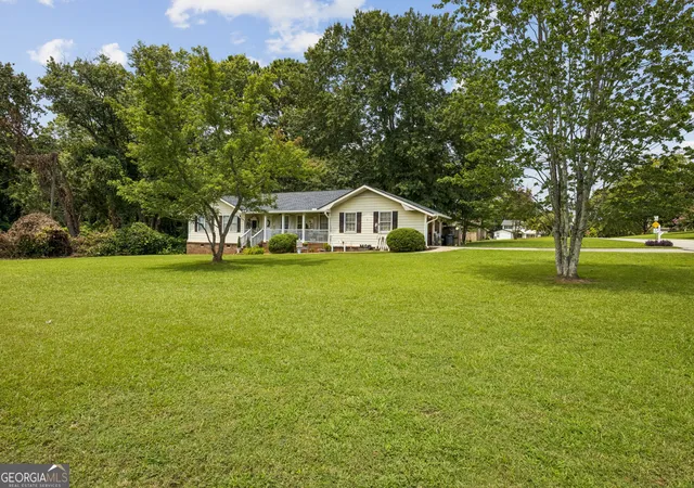 Photo 3 of Single family home for sale at 4231 Hamilton Mill Rd, Buford, GA 30519 | MLS# 10823641 | Listing updated on 2026-08-28