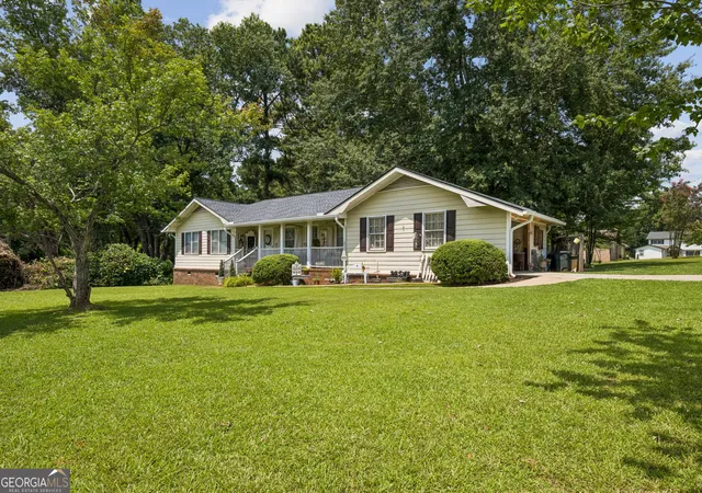 Photo 4 of Single family home for sale at 4231 Hamilton Mill Rd, Buford, GA 30519 | MLS# 10823641 | Listing updated on 2026-08-28