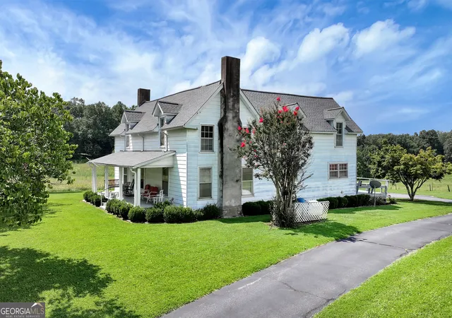 3rd image of 4041 Ada St, Blue Ridge, GA 30513 | MLS# 10824333