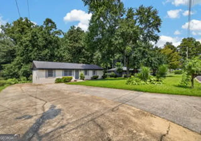 Photo 3 of Single family home for sale at 899 E Glochester Pl, Norcross, GA 30071 | MLS# 10810878 | Listing updated on 2026-09-13