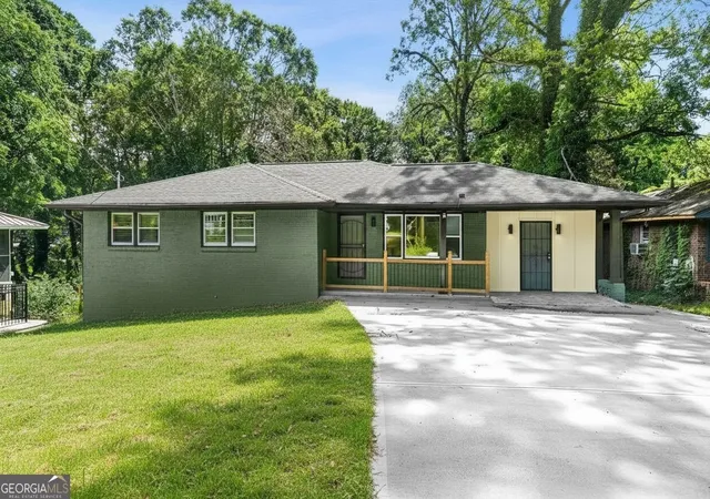 Photo 1 of Single family home for sale at 2908 Browns Mill Rd Se, Atlanta, GA 30354 | MLS# 10822446 | Listing updated on 2026-08-23