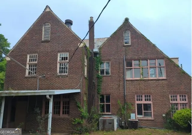 Photo 2 of Single family home for sale at 1107 N Jefferson St, Albany, GA 31701 | MLS# 10807150 | Listing updated on 2026-08-17