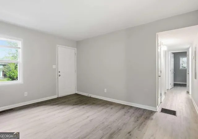 Photo 4 of Single family home for sale at 341 Roxbury Dr, Riverdale, GA 30274 | MLS# 10809447 | Listing updated on 2026-08-31