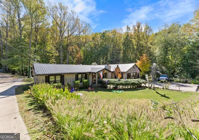 Photo 1 of Single family home for sale at 221 Shallowford Dr, Gainesville, GA 30504 | MLS# 10632005 | Listing updated on 2026-09-11