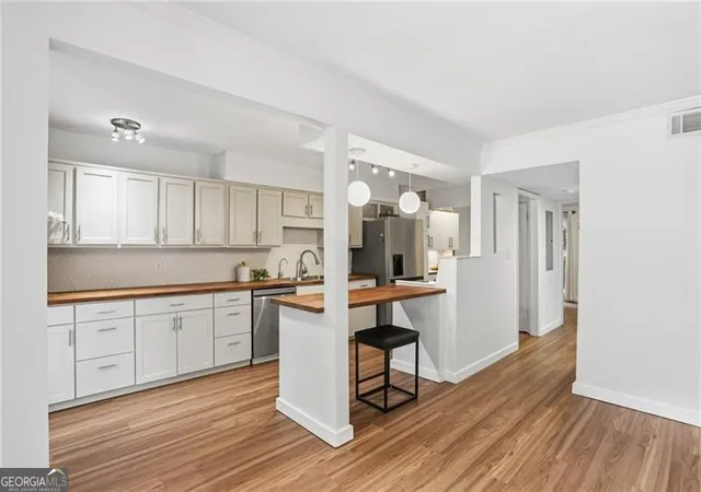4th image of 5056 Mdw Ln, Marietta, GA 30068