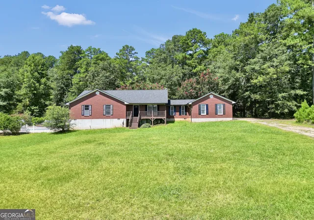 3rd image of 390 Burg Rd, Locust Grove, GA 30248 | MLS# 10823848