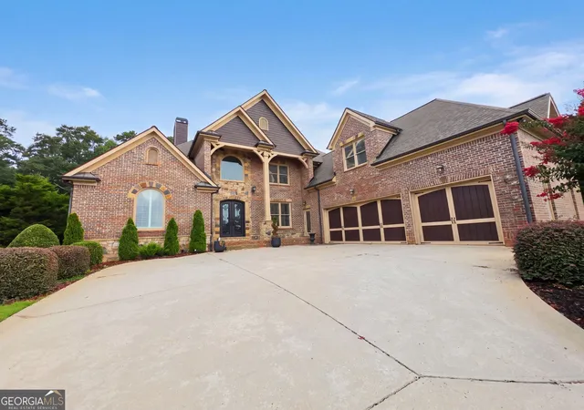 Single family home for sale at 2711 Wildflower Wy, Hoschton, GA 30548 | MLS# 10807063