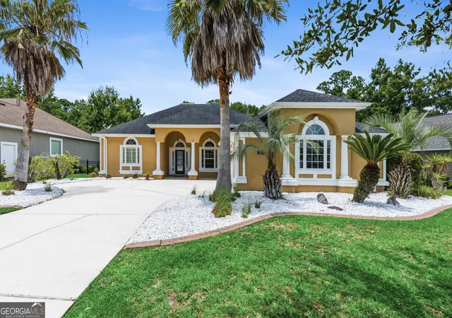 Photo 1 of Single family home for sale at 227 Edgewater Dr, Saint Marys, GA 31558 | MLS# 10806278 | Listing updated on 2026-09-02