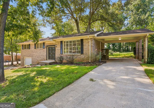 Photo 2 of Single family home for sale at 1209 Siesta Ln, Acworth, GA 30102 | MLS# 10834573 | Listing updated on 2026-09-30