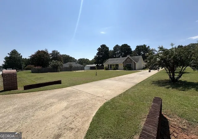 Photo 3 of Sale Pending at 913 N Houston Lake Blvd, Warner Robins, GA 31093 | MLS# 10833306 | Listing updated on 2026-09-09