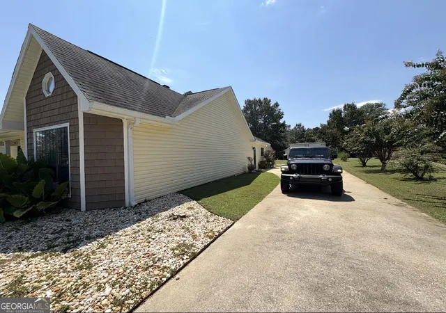 Photo 3 of Sale Pending at 913 N Houston Lake Blvd, Warner Robins, GA 31093 | MLS# 10833306 | Listing updated on 2026-09-09