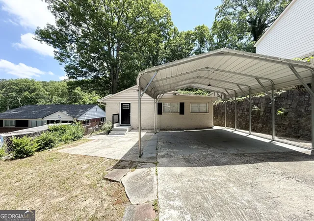 Photo 2 of Single family home for sale at 939 N Eugenia Pl Nw, Atlanta, GA 30318 | MLS# 10830245 | Listing updated on 2026-10-03