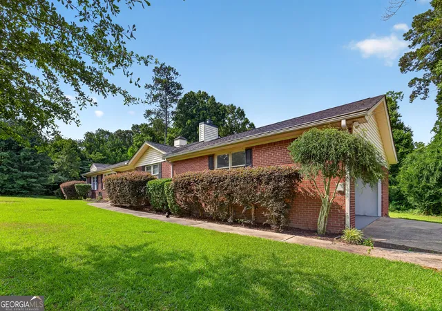 Homes for sale in Fayetteville, GA | 190 Forrest Ave, Fayetteville, GA 30214 | MLS# 10800094
