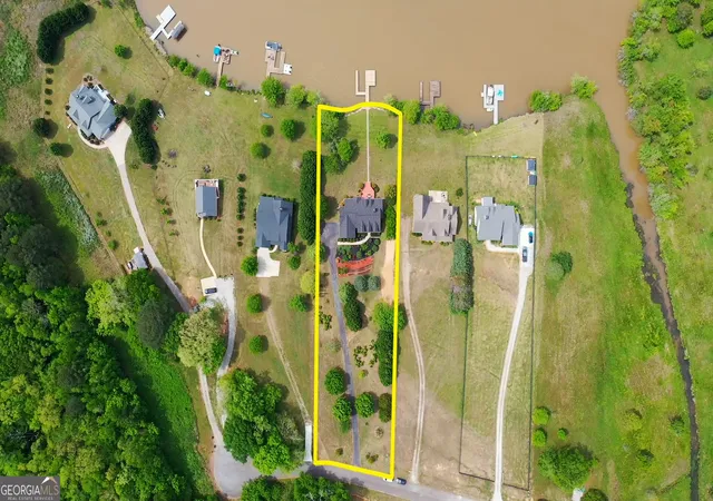 Photo 2 of Single family home for sale at 1031 Shoreline Dr, Madison, GA 30650 | MLS# 10735055 | Listing updated on 2026-08-10