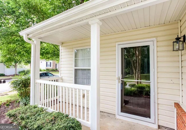 Photo 2 of Sale Pending at 126 W Oaks Pl, Woodstock, GA 30188 | MLS# 10811382 | Listing updated on 2026-09-09