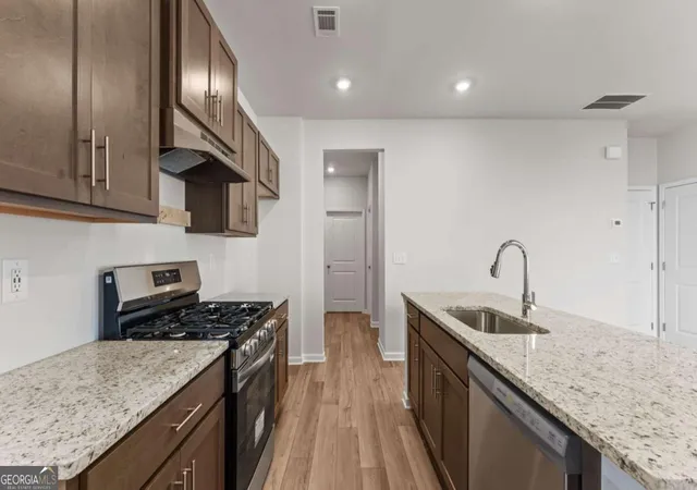 Photo 4 of Sale Pending at 330 Cedar Hill Dr #71, Dallas, GA 30132 | MLS# 10761323 | Listing updated on 2026-09-19