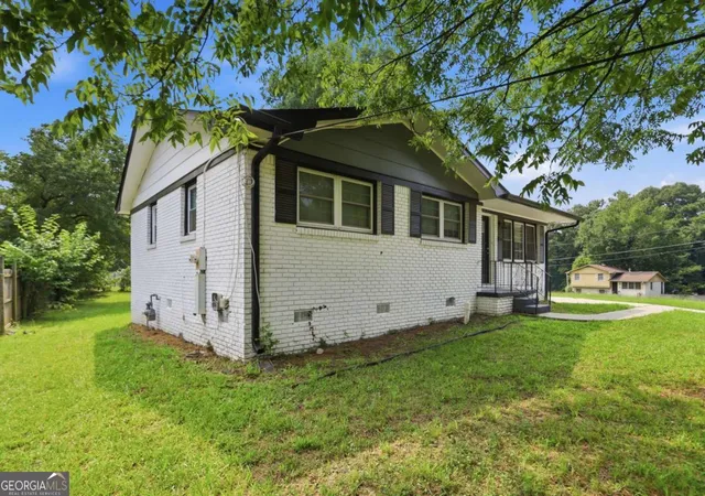 2nd image of 3422 Eisenhower Cir Se, Atlanta, GA 30354 | MLS# 10816320