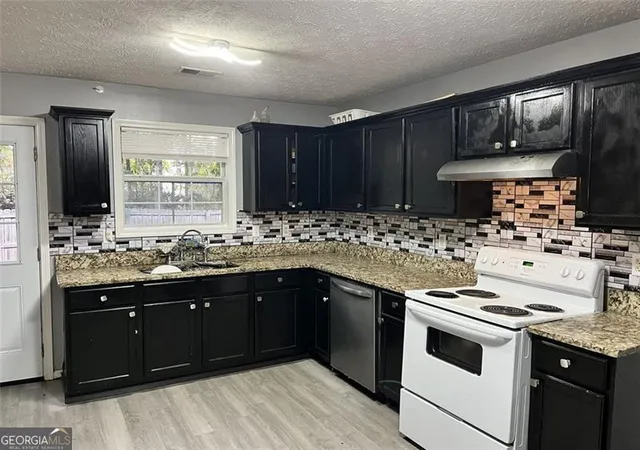 Photo 3 of Single family home for sale at 800 Sinclair Way, Jonesboro, GA 30238 | MLS# 10628630 | Listing updated on 2026-05-20