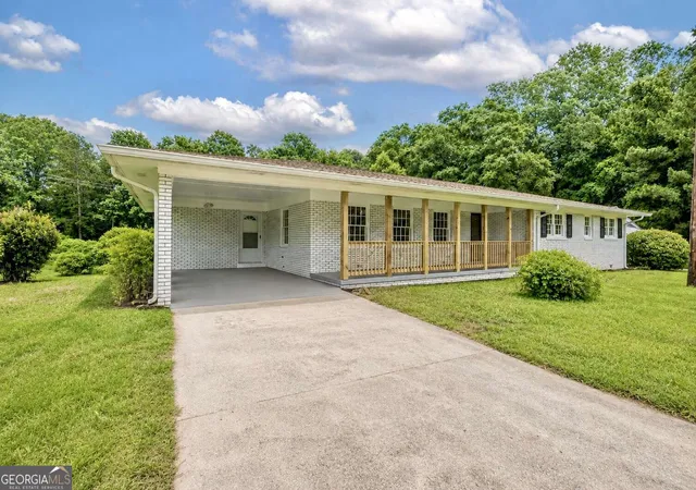 Photo 1 of Single family home for sale at 13 Brown St, Toccoa, GA 30577 | MLS# 10792985 | Listing updated on 2026-09-14