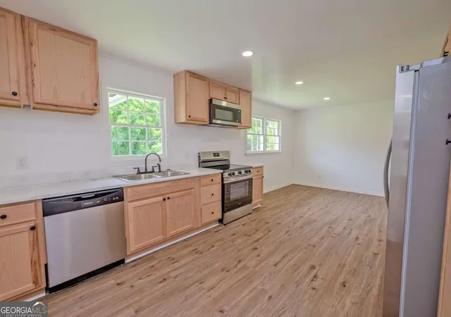 Photo 2 of Single family home for sale at 13 Brown St, Toccoa, GA 30577 | MLS# 10792985 | Listing updated on 2026-09-14