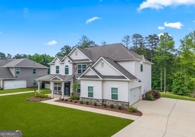Photo 3 of Single family home for sale at 2815 Pilgrim Mill Rd, Cumming, GA 30041 | MLS# 10763314 | Listing updated on 2026-09-27
