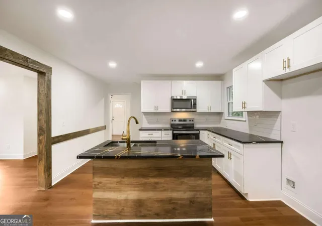 Photo 3 of Single family home for sale at 472 Rigby St Ne, Marietta, GA 30060 | MLS# 10782367 | Listing updated on 2026-06-23