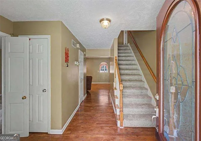 Photo 4 of Single family home for sale at 325 Pickett's Xing, Acworth, GA 30101 | MLS# 10806509 | Listing updated on 2026-09-15