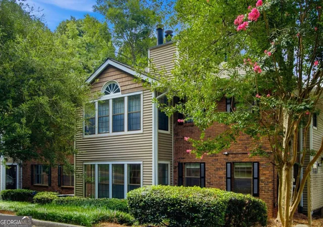 Photo 2 of Condo for sale at 307 Barrington Hills Dr, Sandy Springs, GA 30350 | MLS# 10821984 | Listing updated on 2026-08-22