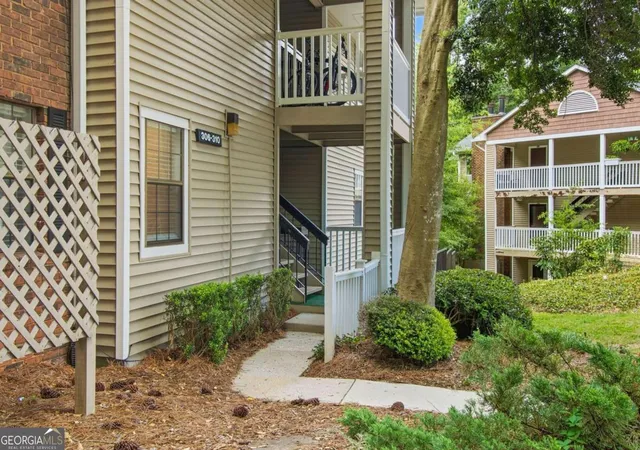 Photo 2 of Condo for sale at 307 Barrington Hills Dr, Sandy Springs, GA 30350 | MLS# 10821984 | Listing updated on 2026-08-22