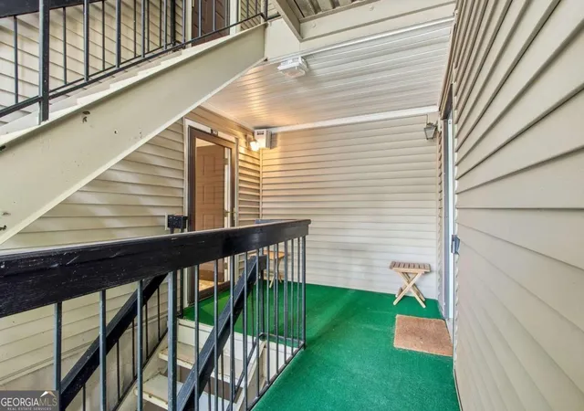 Photo 3 of Condo for sale at 307 Barrington Hills Dr, Sandy Springs, GA 30350 | MLS# 10821984 | Listing updated on 2026-08-22