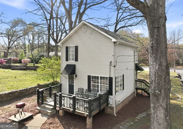 Photo 2 of Single family home for sale at 1326 Park Hl Dr, Gainesville, GA 30501 | MLS# 10720729 | Listing updated on 2026-09-07