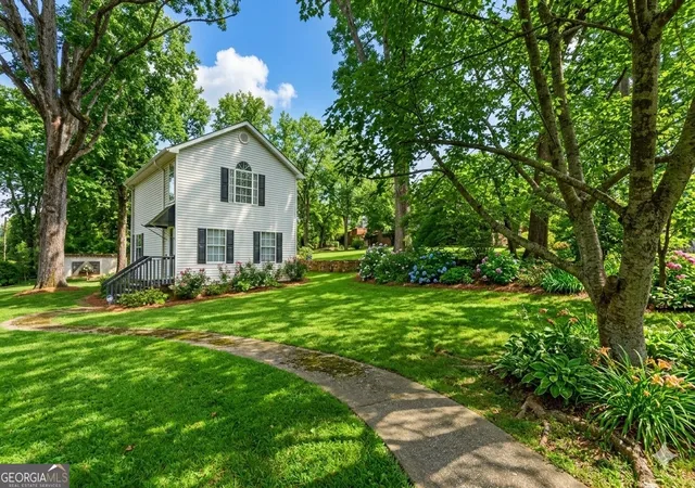 Photo 3 of Single family home for sale at 1326 Park Hl Dr, Gainesville, GA 30501 | MLS# 10720729 | Listing updated on 2026-09-07